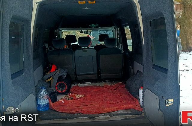 Белый Форд Коннект, объемом двигателя 1.8 л и пробегом 340 тыс. км за 3900 $, фото 1 на Automoto.ua