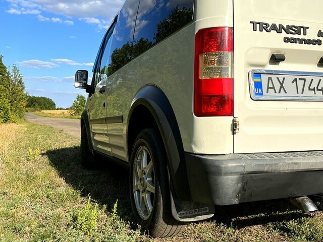 Білий Форд Коннект, об'ємом двигуна 1.8 л та пробігом 534 тис. км за 3800 $, фото 1 на Automoto.ua