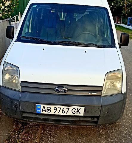 Белый Форд Коннект, объемом двигателя 1.8 л и пробегом 260 тыс. км за 4000 $, фото 1 на Automoto.ua