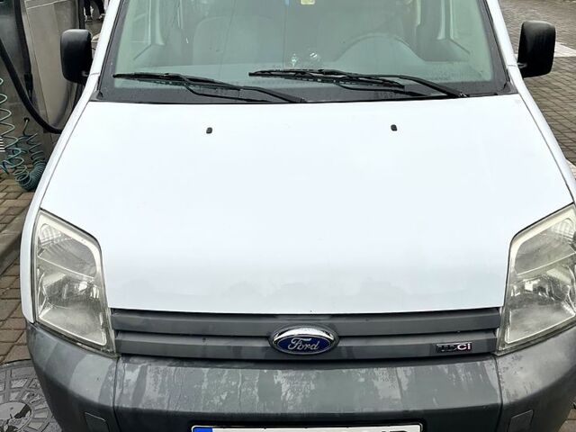 Белый Форд Коннект, объемом двигателя 1.8 л и пробегом 1200 тыс. км за 5000 $, фото 1 на Automoto.ua