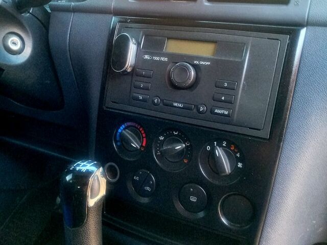 Білий Форд Коннект, об'ємом двигуна 1.8 л та пробігом 340 тис. км за 4599 $, фото 1 на Automoto.ua