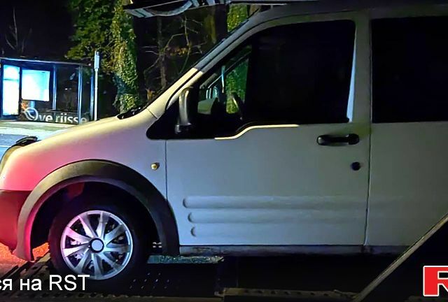 Белый Форд Коннект, объемом двигателя 18 л и пробегом 200 тыс. км за 5500 $, фото 1 на Automoto.ua