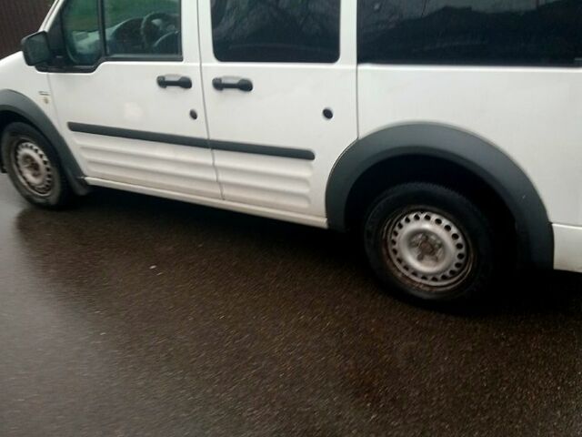 Белый Форд Коннект, объемом двигателя 1.8 л и пробегом 266 тыс. км за 6000 $, фото 1 на Automoto.ua