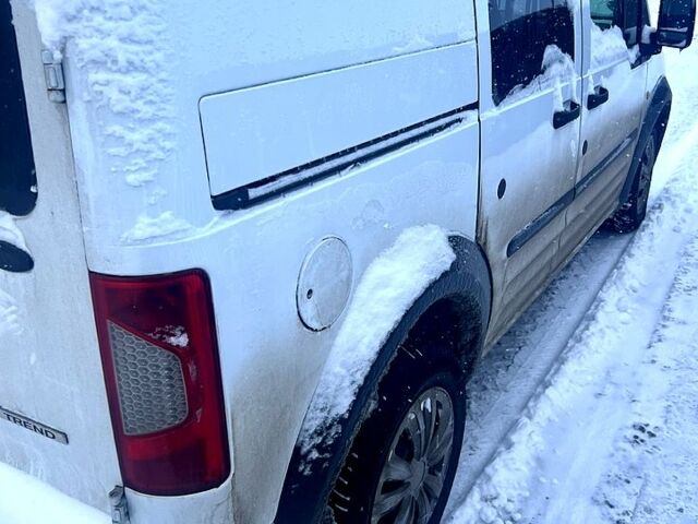 Белый Форд Коннект, объемом двигателя 1.8 л и пробегом 21700 тыс. км за 5000 $, фото 1 на Automoto.ua