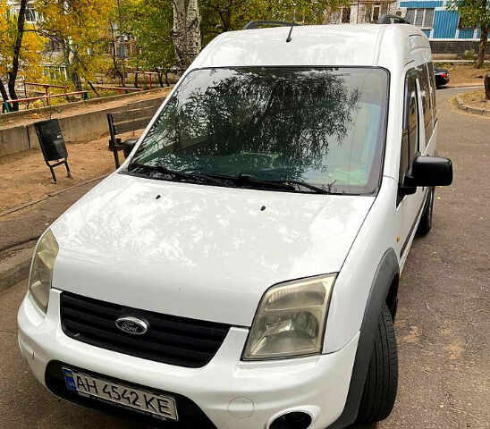 Білий Форд Коннект, об'ємом двигуна 1.8 л та пробігом 190 тис. км за 8000 $, фото 1 на Automoto.ua