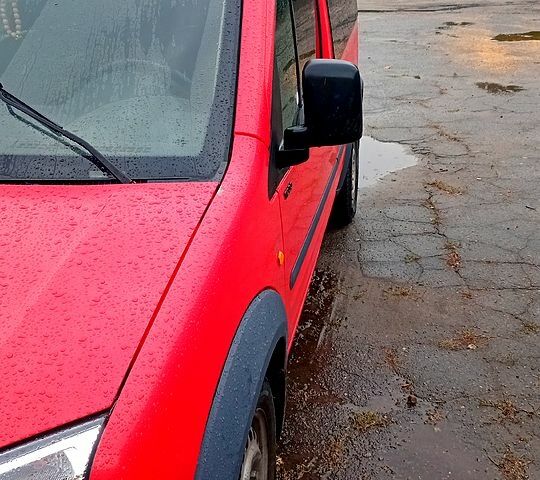 Форд Коннект 2006 в Ставище на Automoto.ua Красный Форд Коннект, объемом двигателя 1.8 л и пробегом 400 тыс. км за 3850 $, фото 1 на Automoto.ua