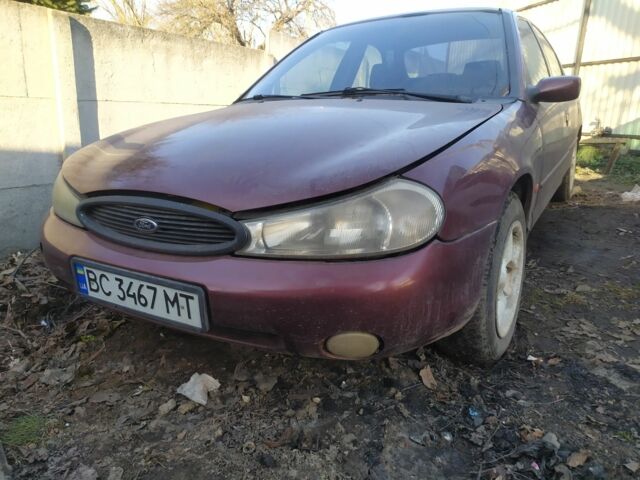 Коричневый Форд Контур, объемом двигателя 2 л и пробегом 300 тыс. км за 900 $, фото 1 на Automoto.ua