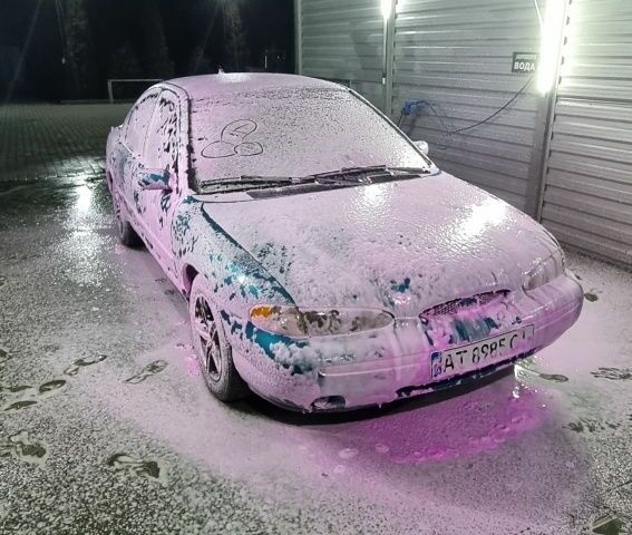 Синий Форд Контур, объемом двигателя 2 л и пробегом 200 тыс. км за 583 $, фото 1 на Automoto.ua