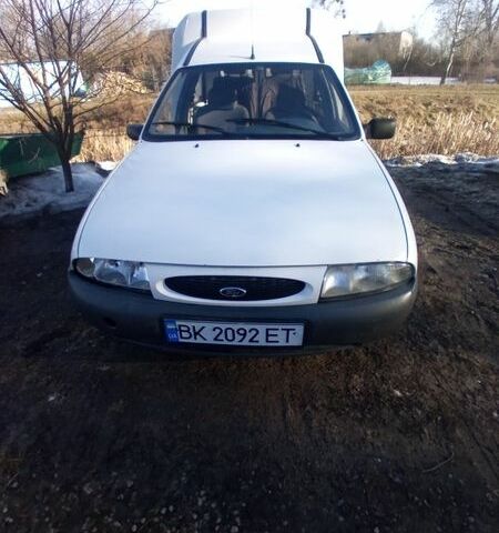 Белый Форд Курьер, объемом двигателя 1.75 л и пробегом 500 тыс. км за 850 $, фото 1 на Automoto.ua