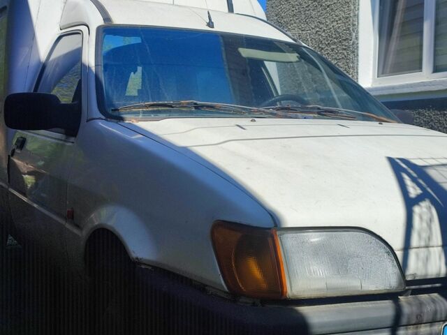 Белый Форд Курьер, объемом двигателя 1.3 л и пробегом 500 тыс. км за 899 $, фото 1 на Automoto.ua