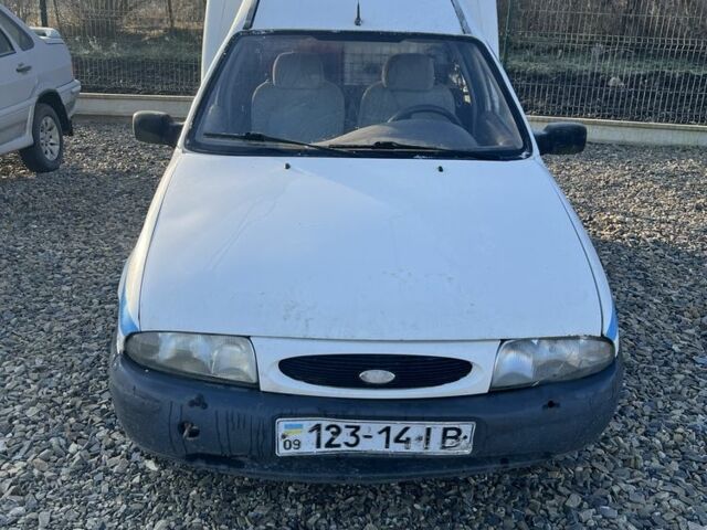 Белый Форд Курьер, объемом двигателя 1.4 л и пробегом 300 тыс. км за 450 $, фото 1 на Automoto.ua