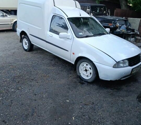 Белый Форд Курьер, объемом двигателя 0 л и пробегом 10 тыс. км за 1300 $, фото 1 на Automoto.ua