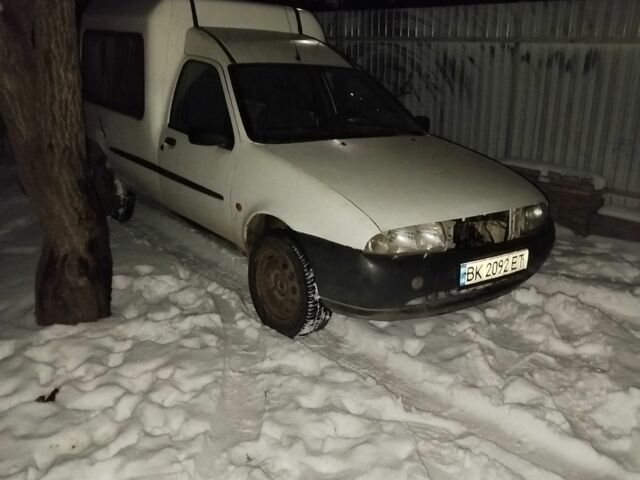 Белый Форд Курьер, объемом двигателя 0 л и пробегом 267 тыс. км за 1000 $, фото 1 на Automoto.ua