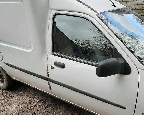 Белый Форд Курьер, объемом двигателя 1.8 л и пробегом 110 тыс. км за 2200 $, фото 1 на Automoto.ua