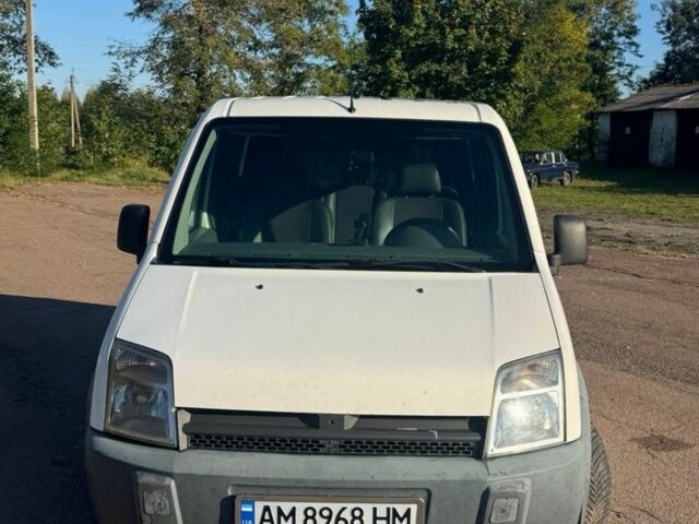 Білий Форд Інша, об'ємом двигуна 1.8 л та пробігом 300 тис. км за 4700 $, фото 1 на Automoto.ua