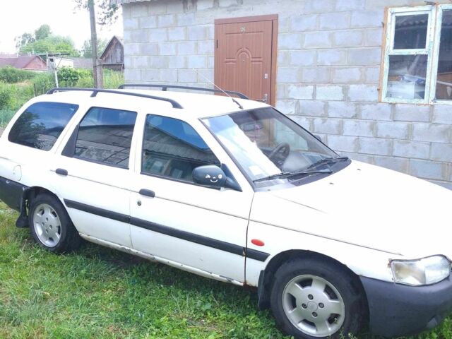 Белый Форд Другая, объемом двигателя 0 л и пробегом 98 тыс. км за 500 $, фото 1 на Automoto.ua