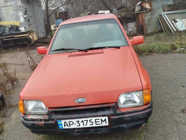 Красный Форд Другая, объемом двигателя 1 л и пробегом 1000 тыс. км за 450 $, фото 1 на Automoto.ua