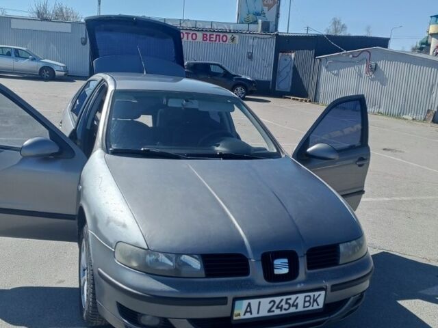 Серый Форд Другая, объемом двигателя 1.6 л и пробегом 350 тыс. км за 2400 $, фото 1 на Automoto.ua