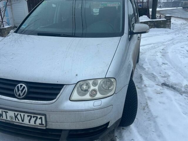 Сірий Форд Інша, об'ємом двигуна 1.6 л та пробігом 242 тис. км за 5200 $, фото 1 на Automoto.ua