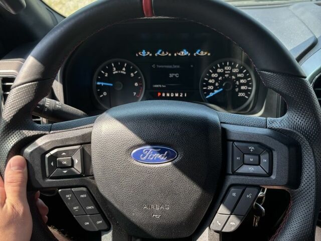 Сірий Форд Інша, об'ємом двигуна 5 л та пробігом 55 тис. км за 26000 $, фото 1 на Automoto.ua