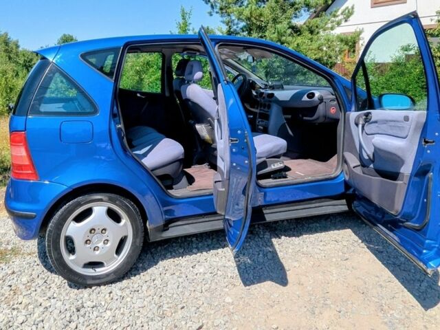 Синій Форд Інша, об'ємом двигуна 1.9 л та пробігом 225 тис. км за 3026 $, фото 1 на Automoto.ua