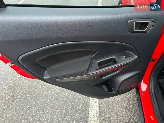 Красный Форд Экоспорт, объемом двигателя 2 л и пробегом 50 тыс. км за 12500 $, фото 1 на Automoto.ua