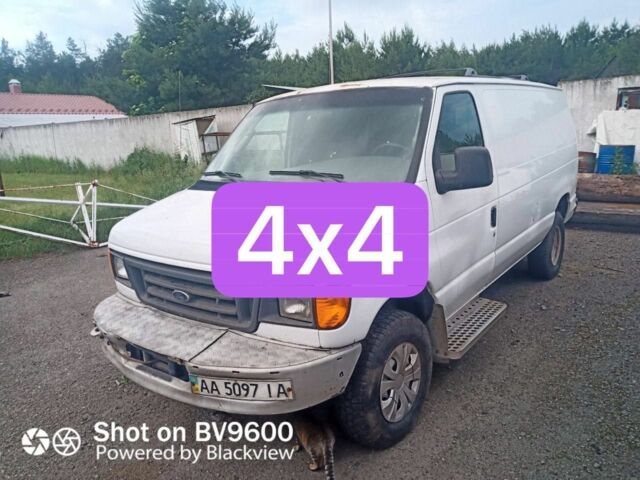 Белый Форд Эколайн, объемом двигателя 5.4 л и пробегом 130 тыс. км за 9000 $, фото 1 на Automoto.ua