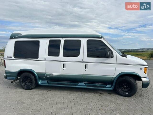 Белый Форд Эколайн, объемом двигателя 4.9 л и пробегом 177 тыс. км за 11500 $, фото 1 на Automoto.ua