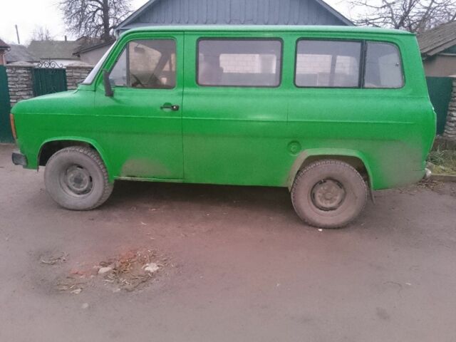 Зеленый Форд Эколайн, объемом двигателя 2.5 л и пробегом 150 тыс. км за 1000 $, фото 1 на Automoto.ua