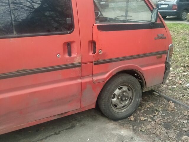 Красный Форд Эконован, объемом двигателя 0 л и пробегом 456 тыс. км за 828 $, фото 1 на Automoto.ua