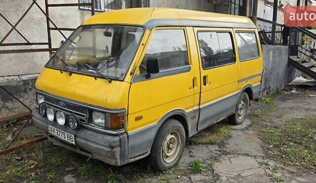 Желтый Форд Эконован, объемом двигателя 1.45 л и пробегом 270 тыс. км за 1400 $, фото 1 на Automoto.ua