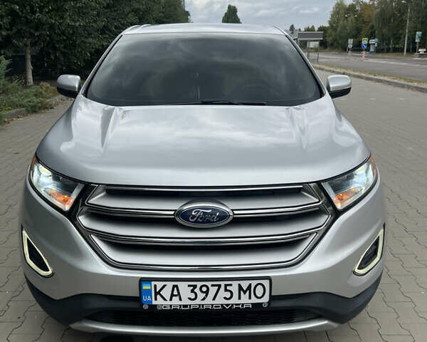 Сірий Форд Едж, об'ємом двигуна 2 л та пробігом 146 тис. км за 15799 $, фото 1 на Automoto.ua