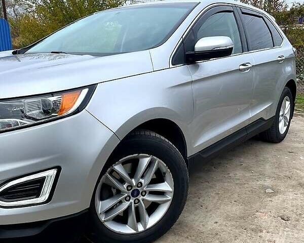 Сірий Форд Едж, об'ємом двигуна 2 л та пробігом 197 тис. км за 15100 $, фото 1 на Automoto.ua