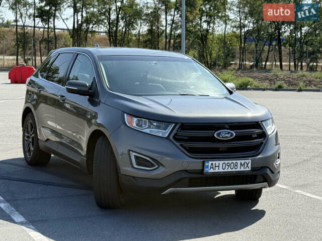 Сірий Форд Едж, об'ємом двигуна 2 л та пробігом 192 тис. км за 15899 $, фото 1 на Automoto.ua