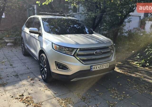 Серый Форд Эдж, объемом двигателя 3.5 л и пробегом 132 тыс. км за 12900 $, фото 1 на Automoto.ua