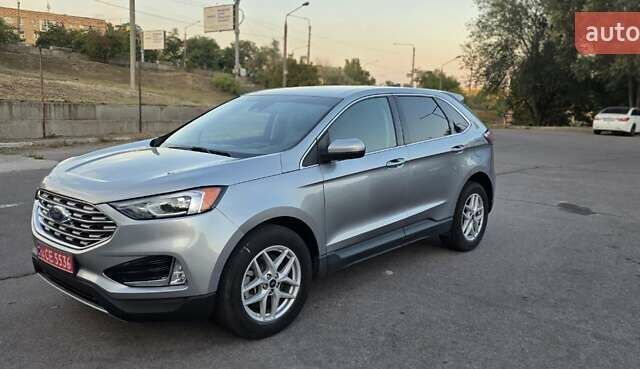 Сірий Форд Едж, об'ємом двигуна 2 л та пробігом 126 тис. км за 17999 $, фото 1 на Automoto.ua