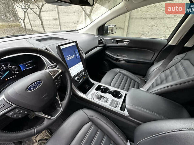 Серый Форд Эдж, объемом двигателя 2 л и пробегом 56 тыс. км за 19800 $, фото 1 на Automoto.ua