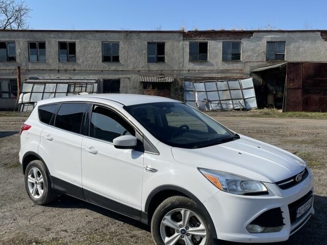 Белый Форд Эскейп, объемом двигателя 1.6 л и пробегом 250 тыс. км за 9800 $, фото 1 на Automoto.ua