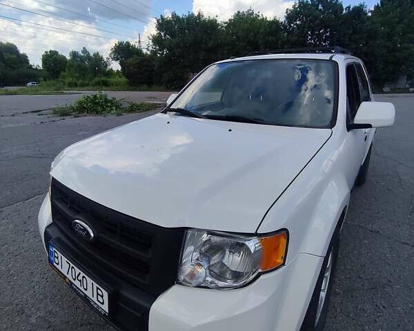 Белый Форд Эскейп, объемом двигателя 2.97 л и пробегом 264 тыс. км за 12000 $, фото 1 на Automoto.ua