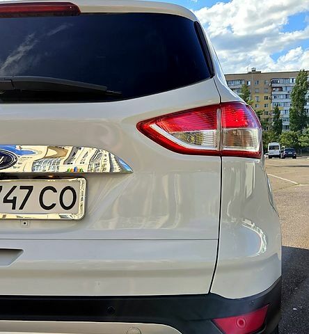 Білий Форд Ескейп, об'ємом двигуна 1.6 л та пробігом 183 тис. км за 9500 $, фото 1 на Automoto.ua