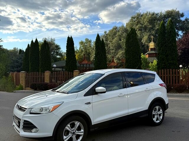 Белый Форд Эскейп, объемом двигателя 1.6 л и пробегом 161 тыс. км за 9700 $, фото 1 на Automoto.ua