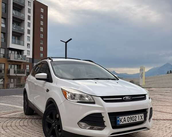 Білий Форд Ескейп, об'ємом двигуна 2 л та пробігом 293 тис. км за 8400 $, фото 1 на Automoto.ua