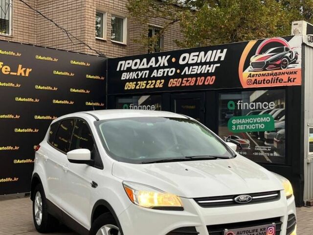 Белый Форд Эскейп, объемом двигателя 1.6 л и пробегом 163 тыс. км за 9800 $, фото 1 на Automoto.ua