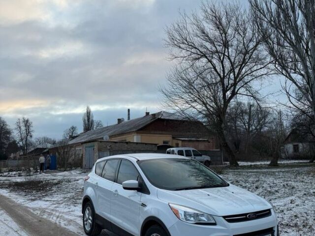 Белый Форд Эскейп, объемом двигателя 1.6 л и пробегом 120 тыс. км за 10499 $, фото 1 на Automoto.ua