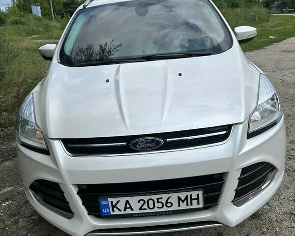 Білий Форд Ескейп, об'ємом двигуна 2 л та пробігом 230 тис. км за 11000 $, фото 1 на Automoto.ua