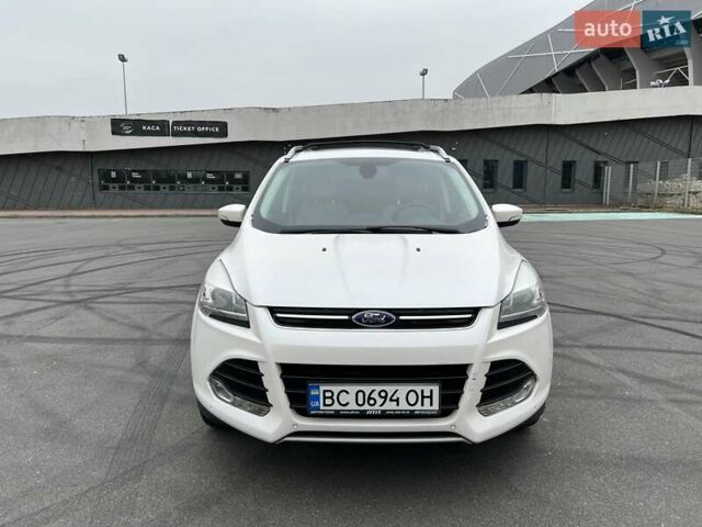 Белый Форд Эскейп, объемом двигателя 2 л и пробегом 182 тыс. км за 12400 $, фото 1 на Automoto.ua