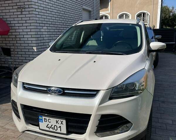 Белый Форд Эскейп, объемом двигателя 1.6 л и пробегом 100 тыс. км за 12200 $, фото 1 на Automoto.ua