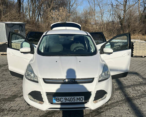 Белый Форд Эскейп, объемом двигателя 1.6 л и пробегом 176 тыс. км за 10500 $, фото 1 на Automoto.ua