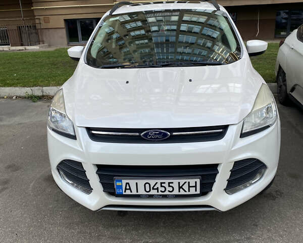Белый Форд Эскейп, объемом двигателя 2 л и пробегом 97 тыс. км за 12900 $, фото 1 на Automoto.ua