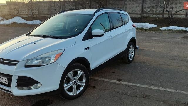 Белый Форд Эскейп, объемом двигателя 2 л и пробегом 274 тыс. км за 11000 $, фото 1 на Automoto.ua